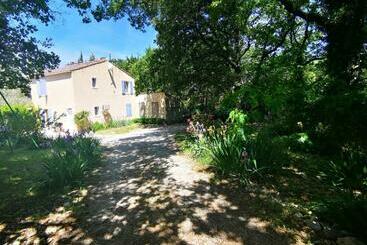 דירות לתיירים Maison La Beaume