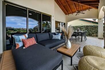 New Gorgeous Listing With Hot Tub Golf Course View In Tierra Del Sol