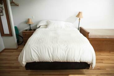 Surf Haven, Lofted Cozy Cabin Minutes To Beach