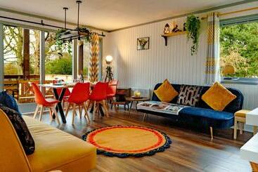 Wooden Cosy Retreat Hunters Quay