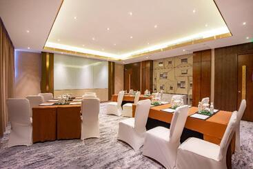 هتل Holiday Inn Kunming City Centre, An Ihg