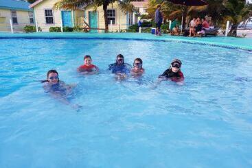 هتل Royal Caribbean Resort