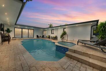 شقق خاصة سياحية Luxe 5br Pool Jacuzzi Basketball L17