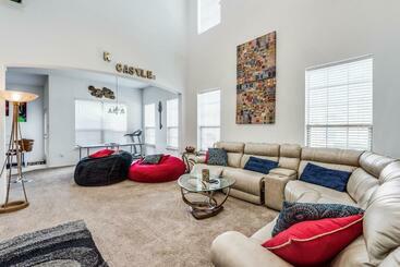 Beautiful 2 Story Luxury Home In An Upscale Area!