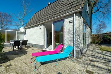 游客公寓 Holiday Home With Pool By The Sea