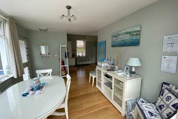 דירות לתיירים Cedar Cottage