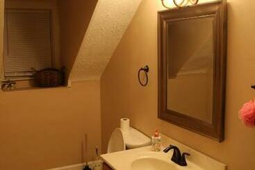 Charming 2bd Near Uc, Hospitals,zoo