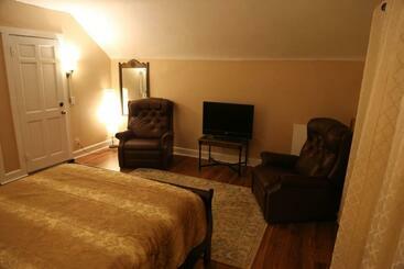 Charming 2bd Near Uc, Hospitals,zoo