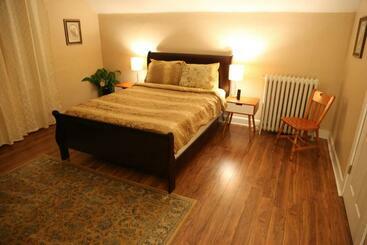 Charming 2bd Near Uc, Hospitals,zoo