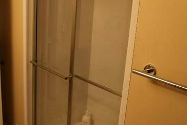 Charming 2bd Near Uc, Hospitals,zoo