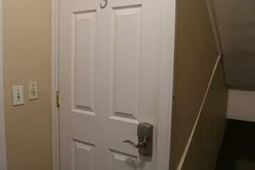 Charming 2bd Near Uc, Hospitals,zoo