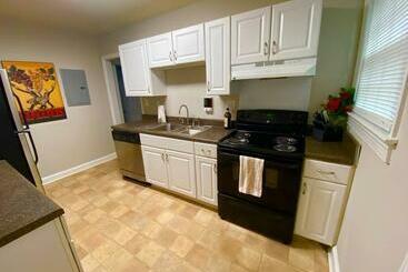 Charming Condo Near Downtown, Ncsu And Pnc Arena