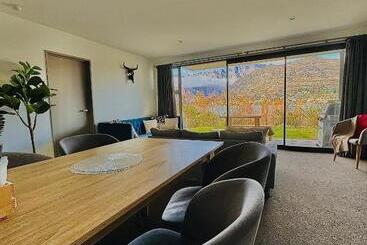 Queenstown S New Lakefront Marvel