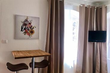 Chez Jeanne   2 Personnes