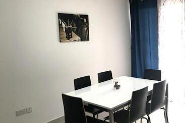 Luqa Apartment   5 Mins From Airport