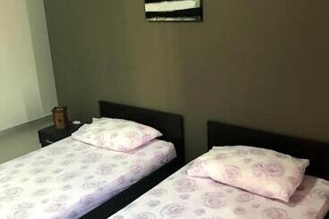 Luqa Apartment   5 Mins From Airport