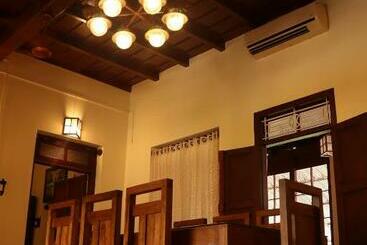 Kaithara Heritage Home Stay Evergreen Home