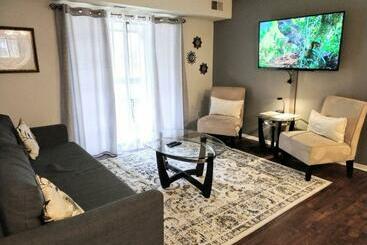 Sweet Nest In Central Raleigh