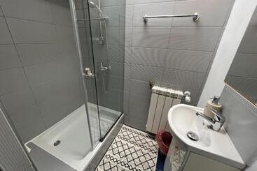 Vila Franceză   Cazare Cu Jacuzzi Pe Malul Lacului Colibița