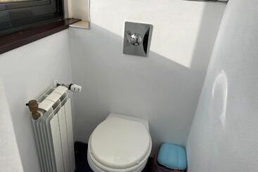 Vila Franceză   Cazare Cu Jacuzzi Pe Malul Lacului Colibița