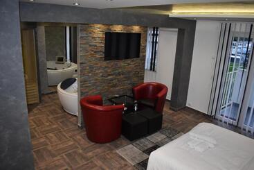 De Lux Apartment Maki