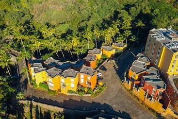 Port Chambly Mango Tree House