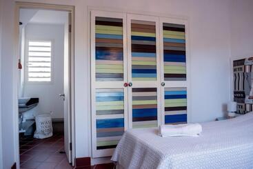 Port Chambly Mango Tree House