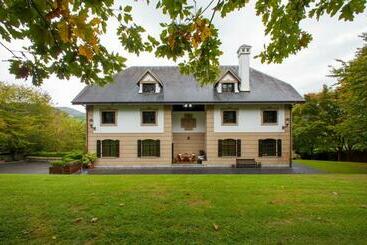 6 Bedrooms House With Enclosed Garden And Wifi At Oiartzun Guipuzcoa Pais Vasco
