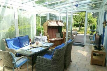 관광객 아파트 Villa Venezia Mit Wintergarten   300m Zum Strand