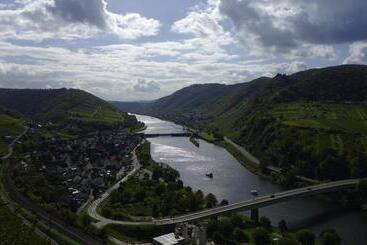 ツーリストアパートメント Ferienhaus Erich Bremm Mit Moselblick