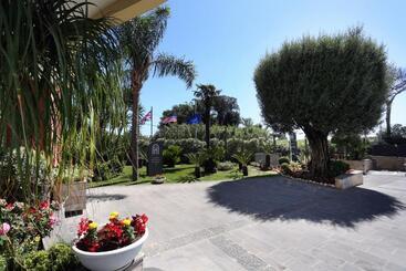 Agora Sure Hotel Collection By Best Western