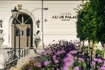 Altus Palace   Destigo Hotels
