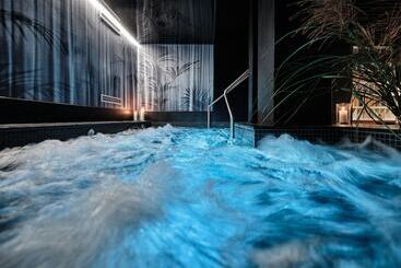 Altus Palace Destigo Hotels