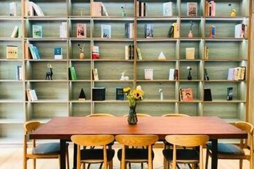 Hanting Hotel Changzhi Baiyi Square