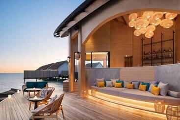 هتل Hilton Maldives Amingiri Resort & Spa