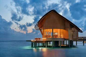 هتل Hilton Maldives Amingiri Resort & Spa