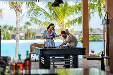 هتل Hilton Maldives Amingiri Resort & Spa