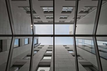 Iceland Parliament Hotel, Curio Collection By Hilton