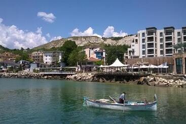 آپارتمانهای توریستها Marina City Panoramic Sea View Apartment