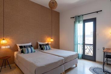هتل Anemos Inn By Estia