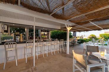 هتل Anemos Inn By Estia