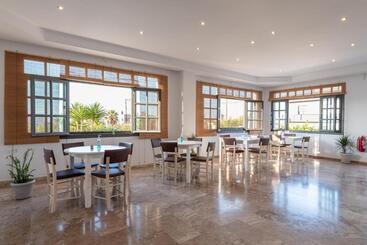 هتل Anemos Inn By Estia