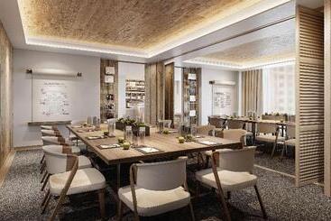 هتل Radisson Beach Resort Palm Jumeirah