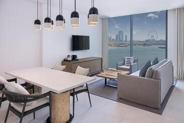 هتل Radisson Beach Resort Palm Jumeirah
