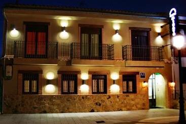 Apartamentos Turisticos Mirayuste - Guadalupe