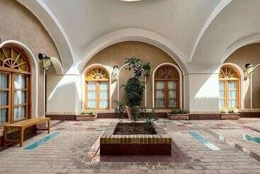 Dad Hotel Yazd