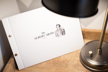هتل Albert Arms