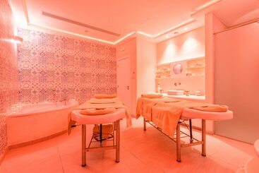 Melpo Antia Hotel & Suites
