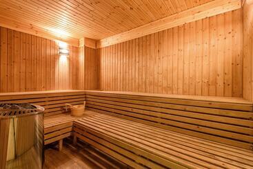 Melpo Antia Hotel & Suites