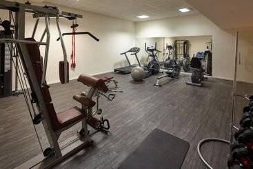 Melpo Antia Hotel & Suites